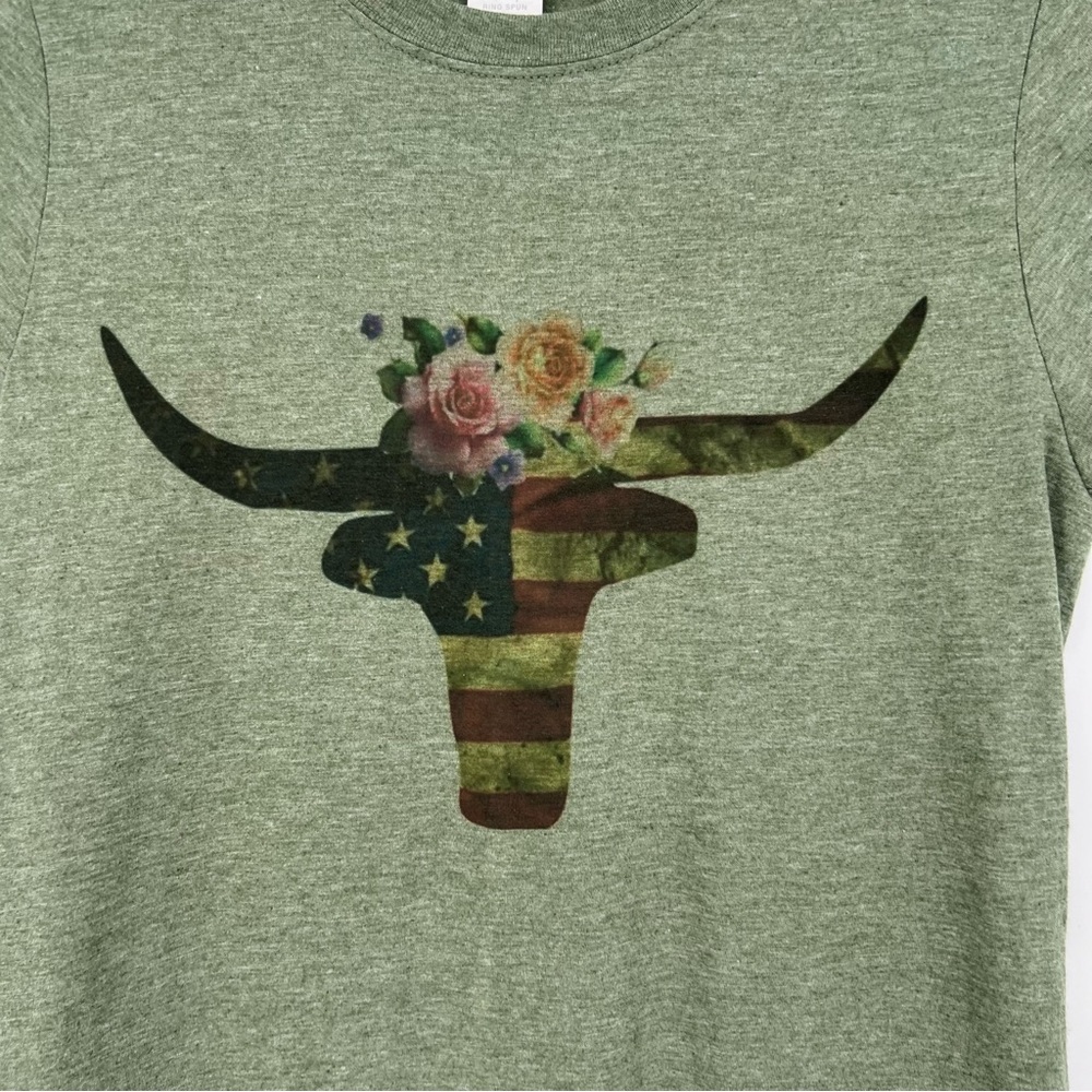 NEW Womens T-Shirt Bull Flowers and Flag Graphic Print on Green Country USA - Picture 3 of 9